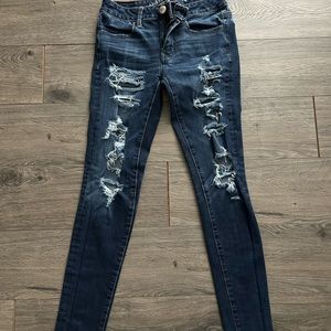 Dark washed American Eagle Regular skinny jeans